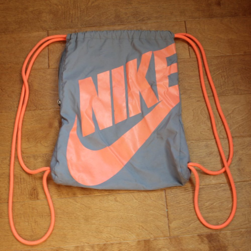 🧡Nike Gray and Orange Drawstring Gym Bag